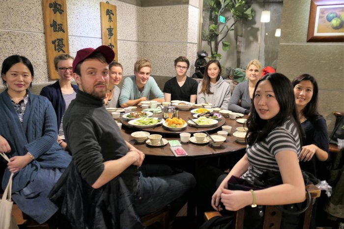 Nl90 Artikel2 Taipeistammtisch